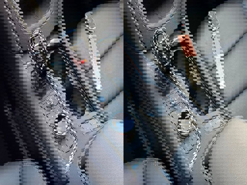 Certified 2025 Cadillac XT6 Premium Luxury image 34