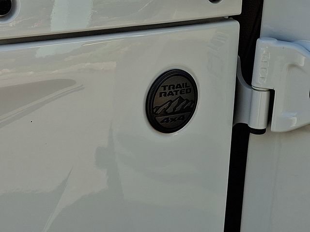 Used 2023 Jeep Gladiator Sport image 38