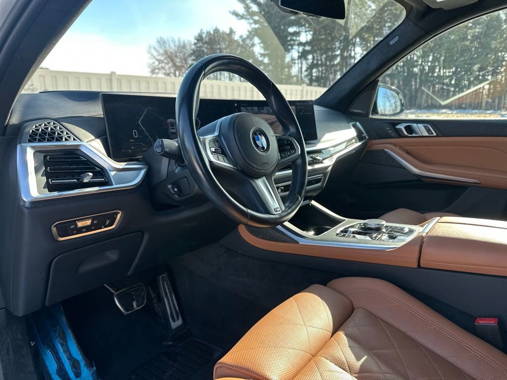Used 2023 BMW X7 xDrive40i w/ M Sport Package image 17