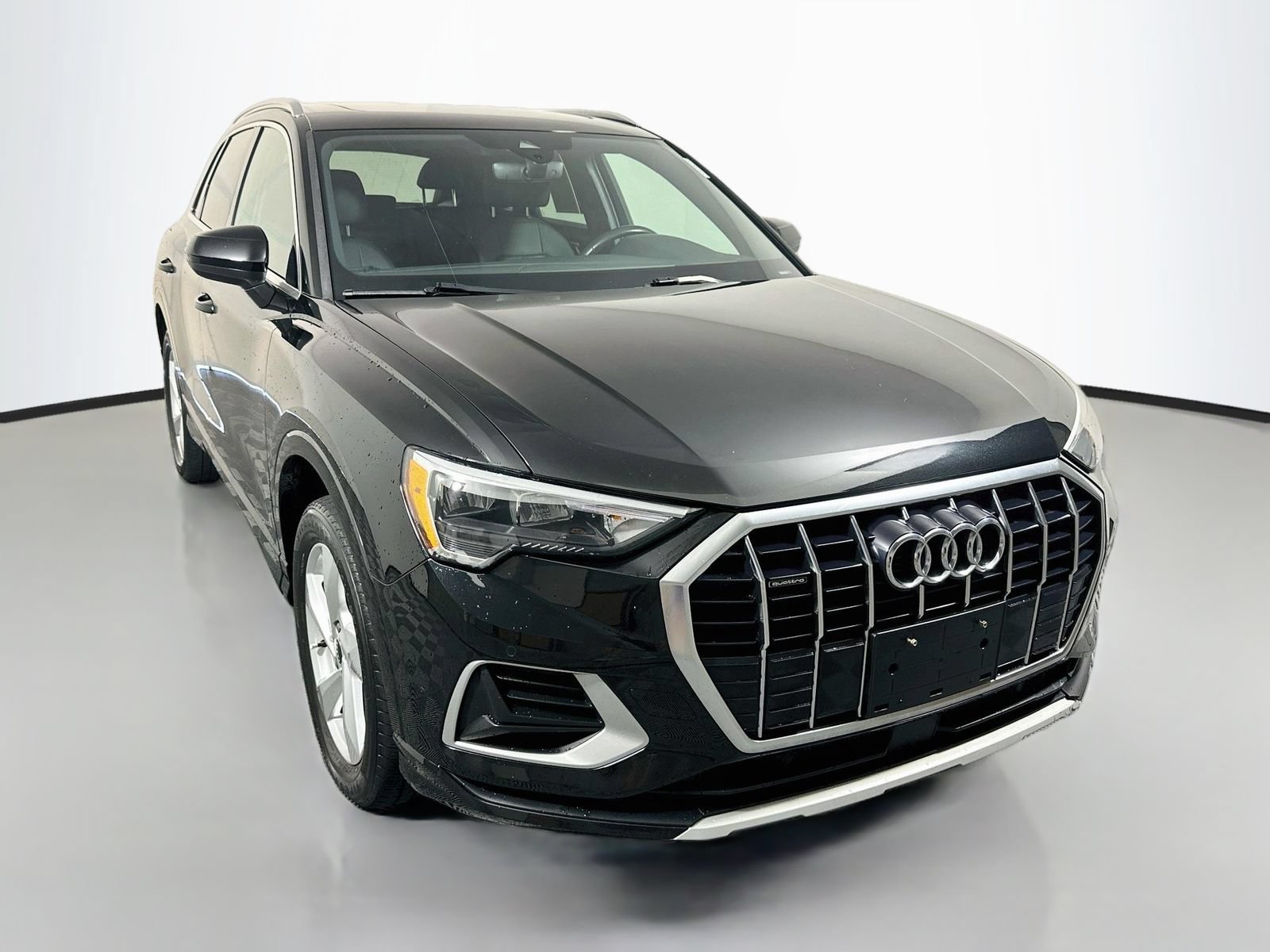 Used 2021 Audi Q3 2.0T Premium w/ Convenience Package AWD/4WD image 1