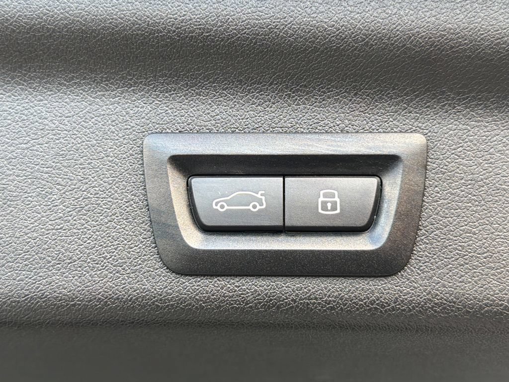 Used 2025 BMW X1 xDrive28i w/ Convenience Package AWD/4WD image 36