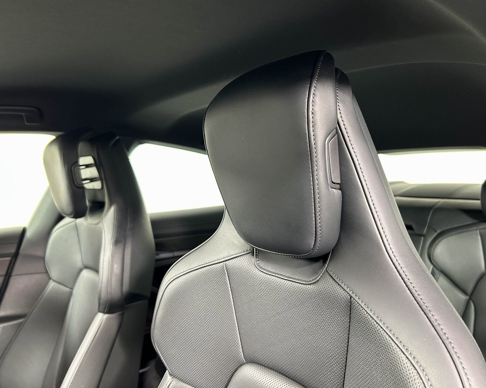 Used 2025 Porsche Taycan 4S image 15