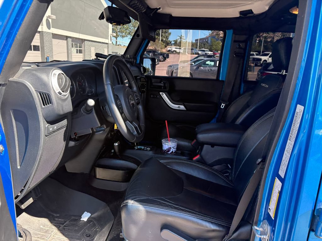 Used 2016 Jeep Wrangler Unlimited Rubicon w/ Connectivity Group AWD/4WD image 16