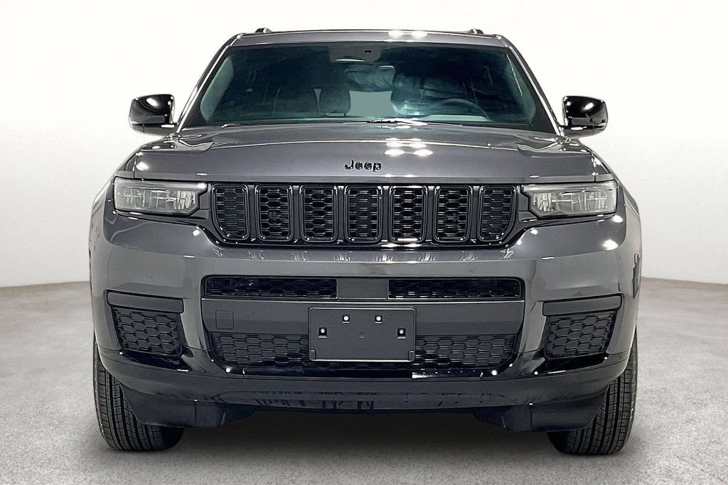 Used 2025 Jeep Grand Cherokee L Altitude AWD/4WD image 4