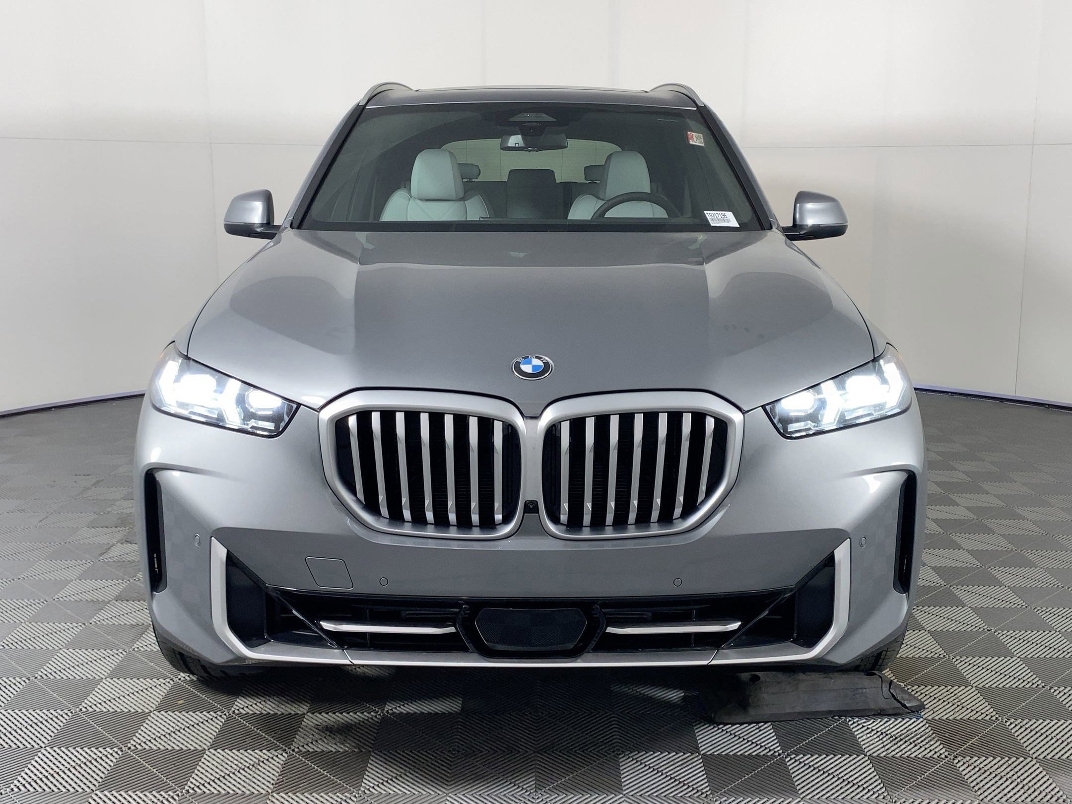 Used 2026 BMW X5 sDrive40i w/ Premium Package image 5