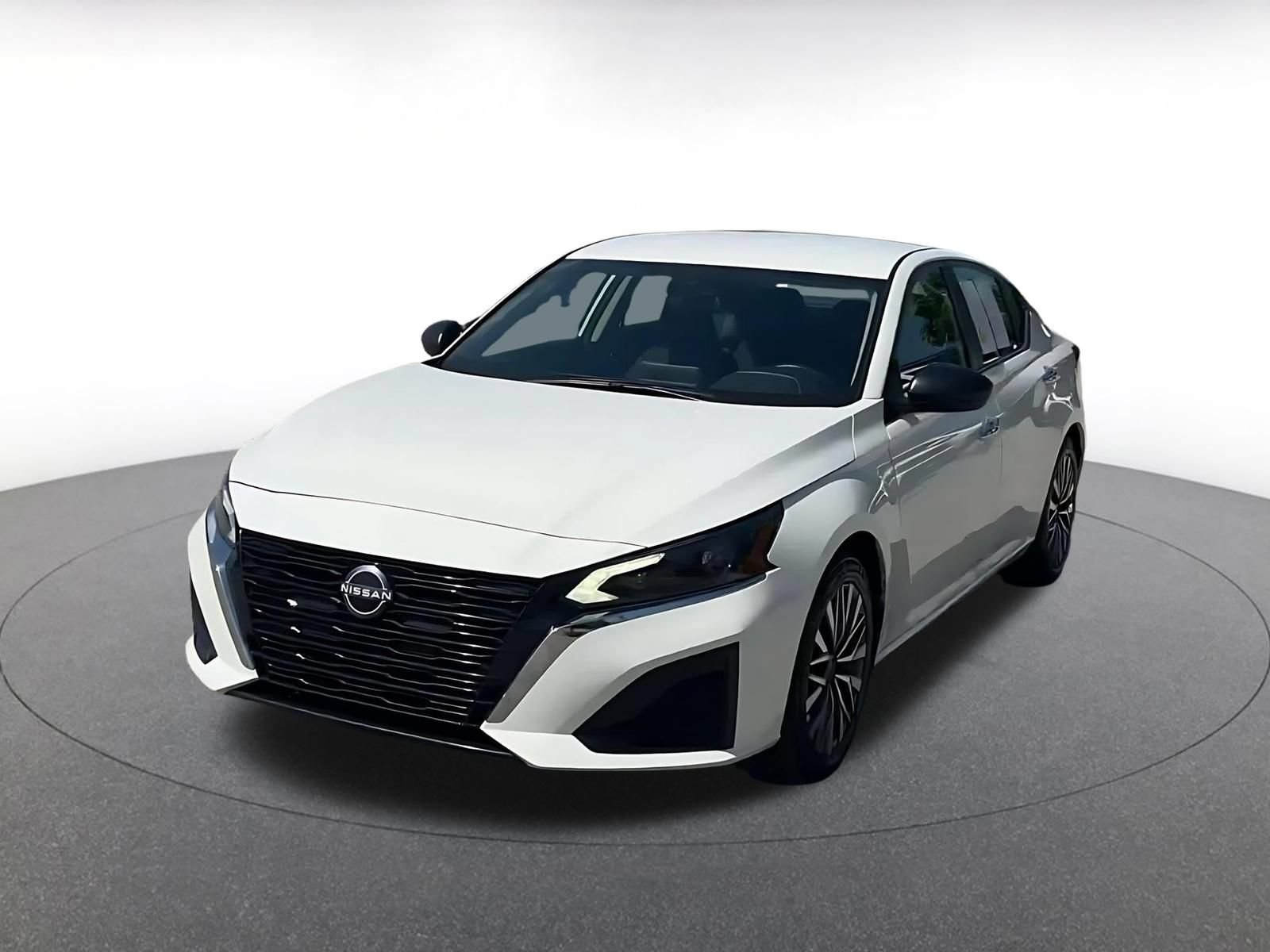 Used 2025 Nissan Altima 2.5 SV FWD image 7