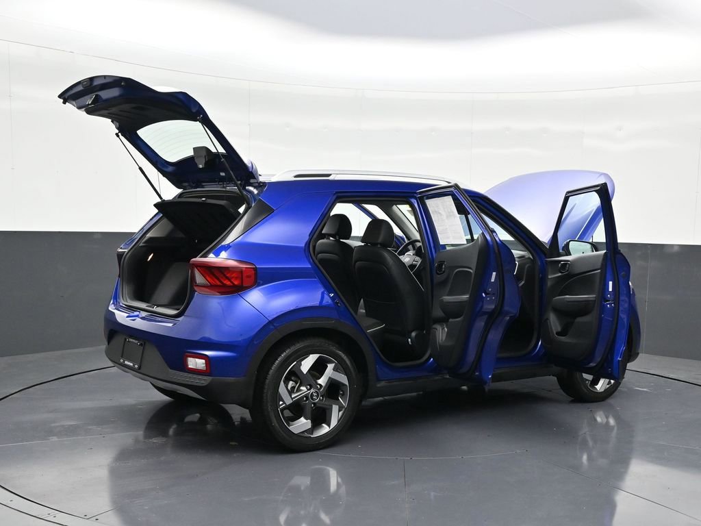 Used 2023 Hyundai Venue Limited image 37