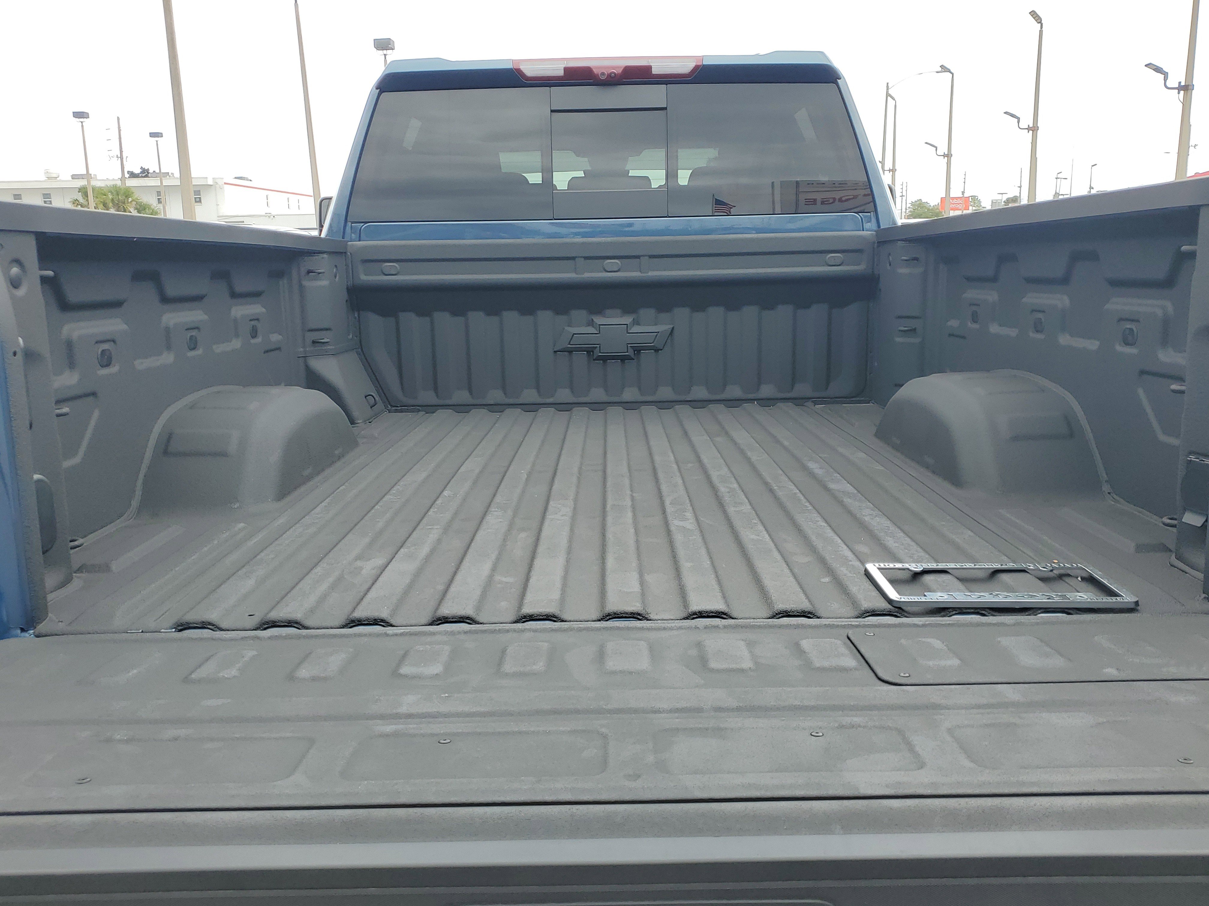 Used 2025 Chevrolet Silverado 2500 LTZ w/ LTZ Premium Package image 7