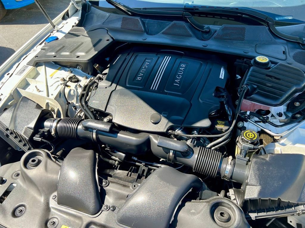 Used 2013 Jaguar XJ AWD image 6