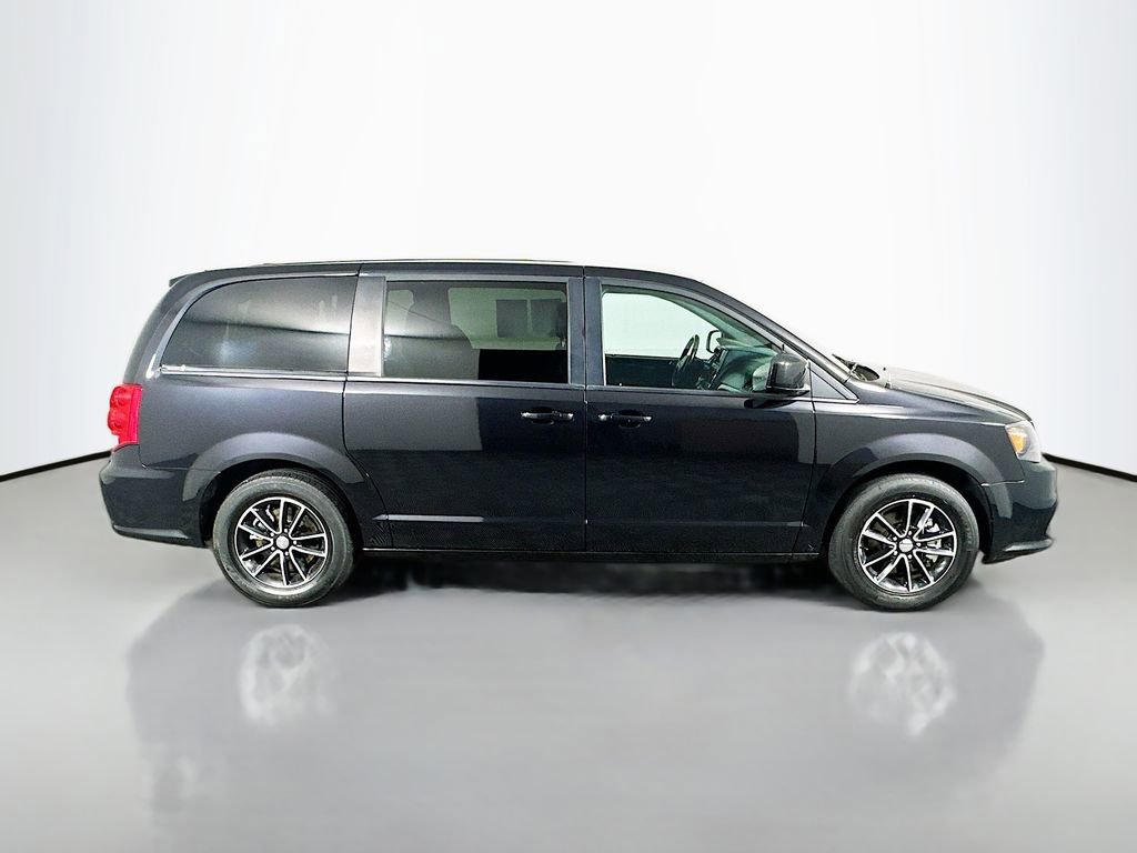 Used 2018 Dodge Grand Caravan SE FWD image 8