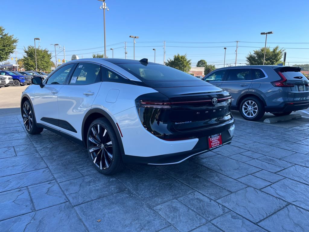 New 2026 Toyota Crown Platinum image 3