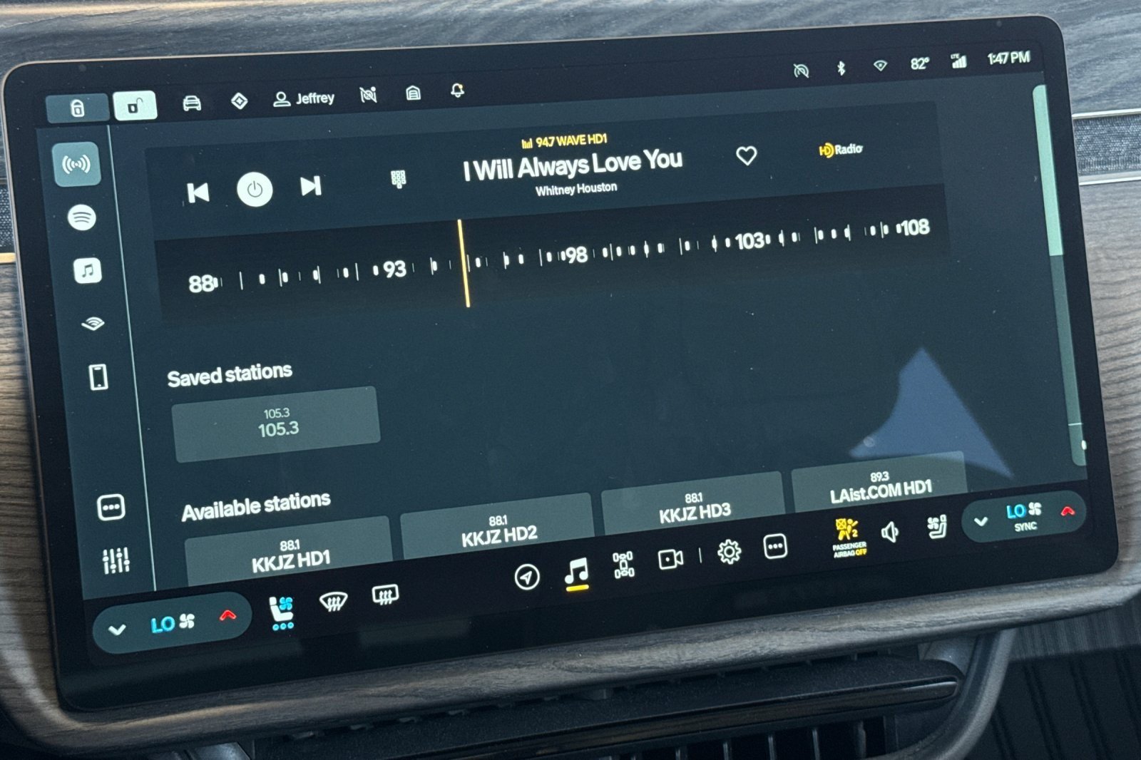 Used 2024 Rivian R1S Adventure AWD/4WD image 18