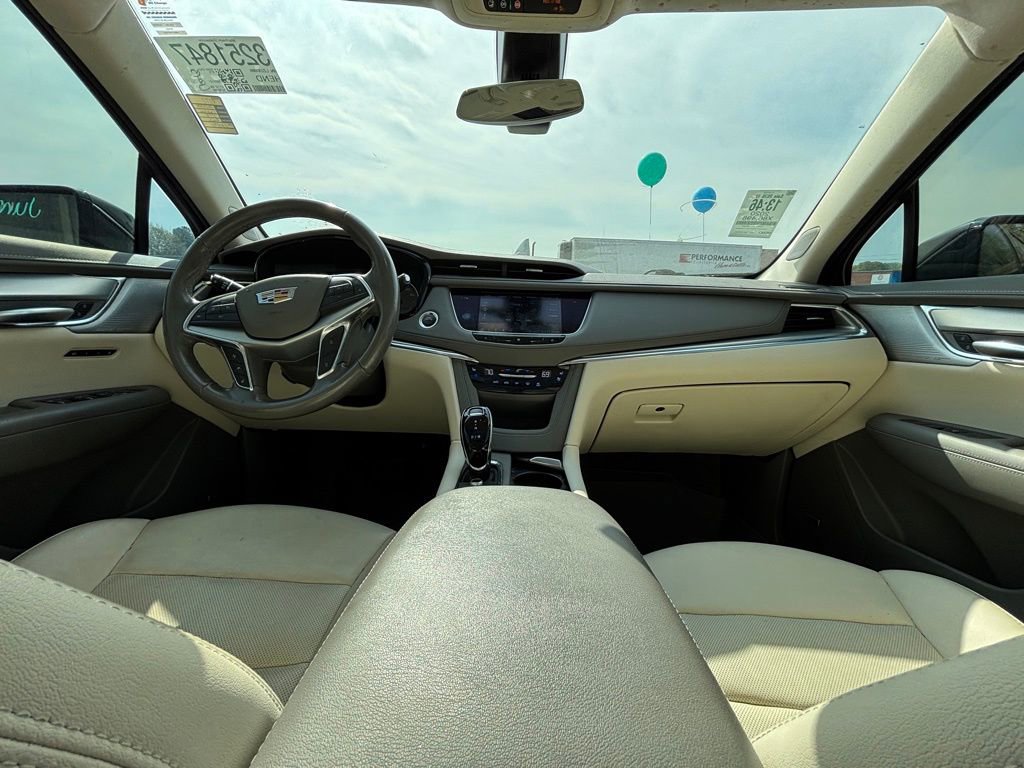 Used 2020 Cadillac XT5 Premium Luxury image 13