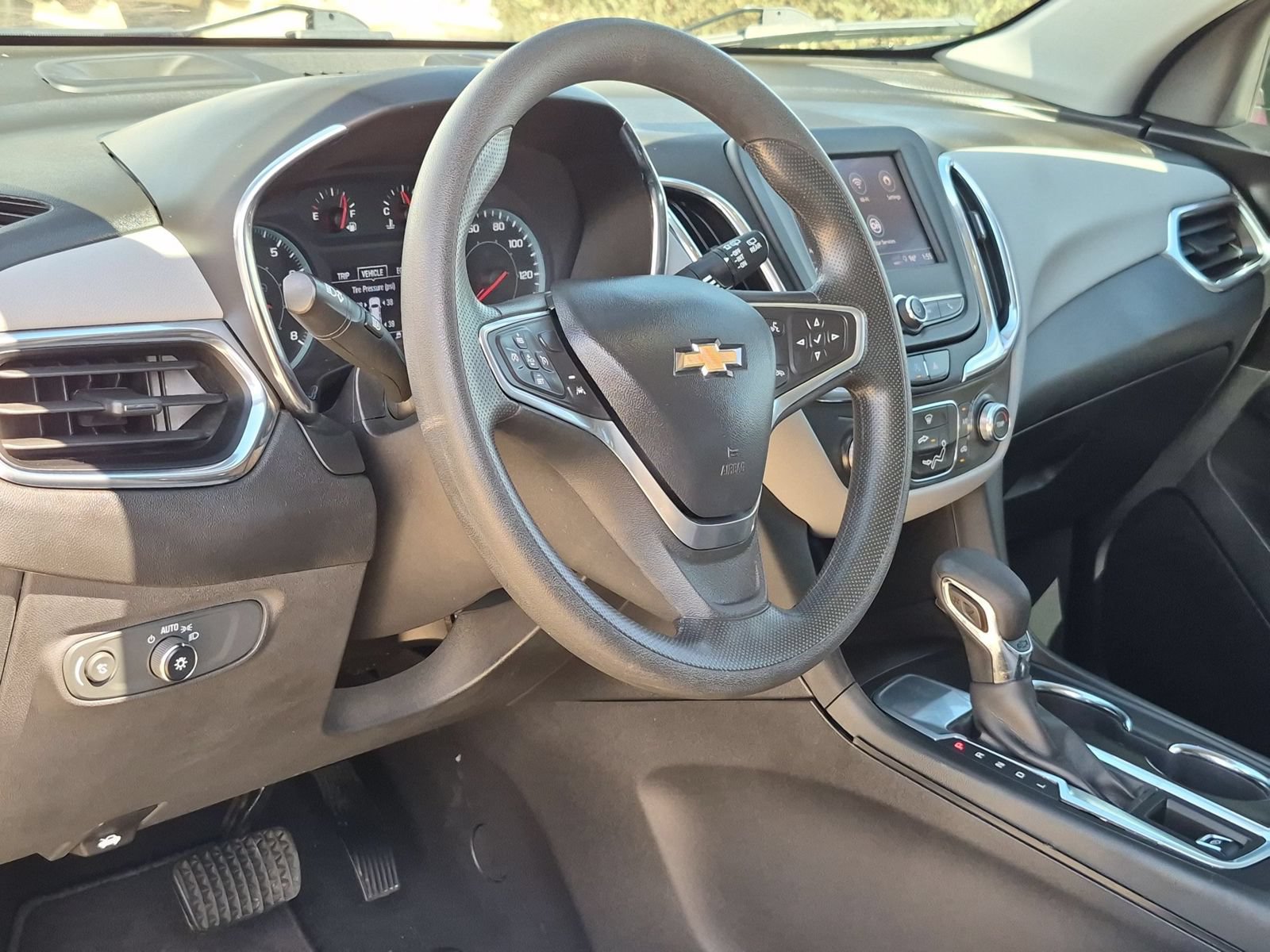 Used 2023 Chevrolet Equinox LS w/ LPO, Cargo Package FWD image 10