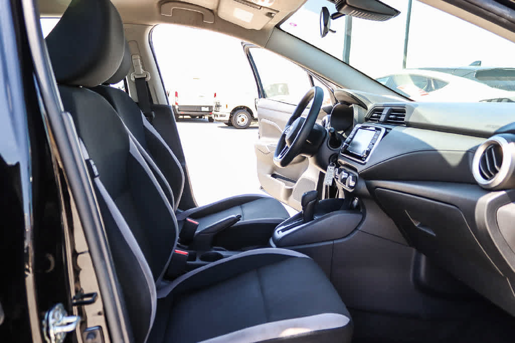 Used 2025 Nissan Versa S w/ Trunk Package FWD image 16