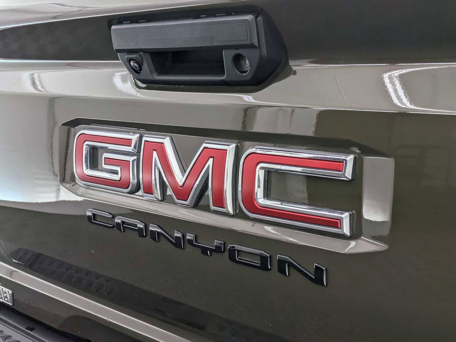 Used 2024 GMC Canyon AT4X w/ AT4X AEV Edition AWD/4WD image 11