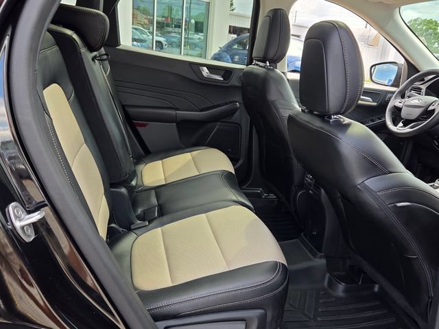 Used 2021 Ford Escape Titanium w/ Titanium Elite Package AWD/4WD image 15