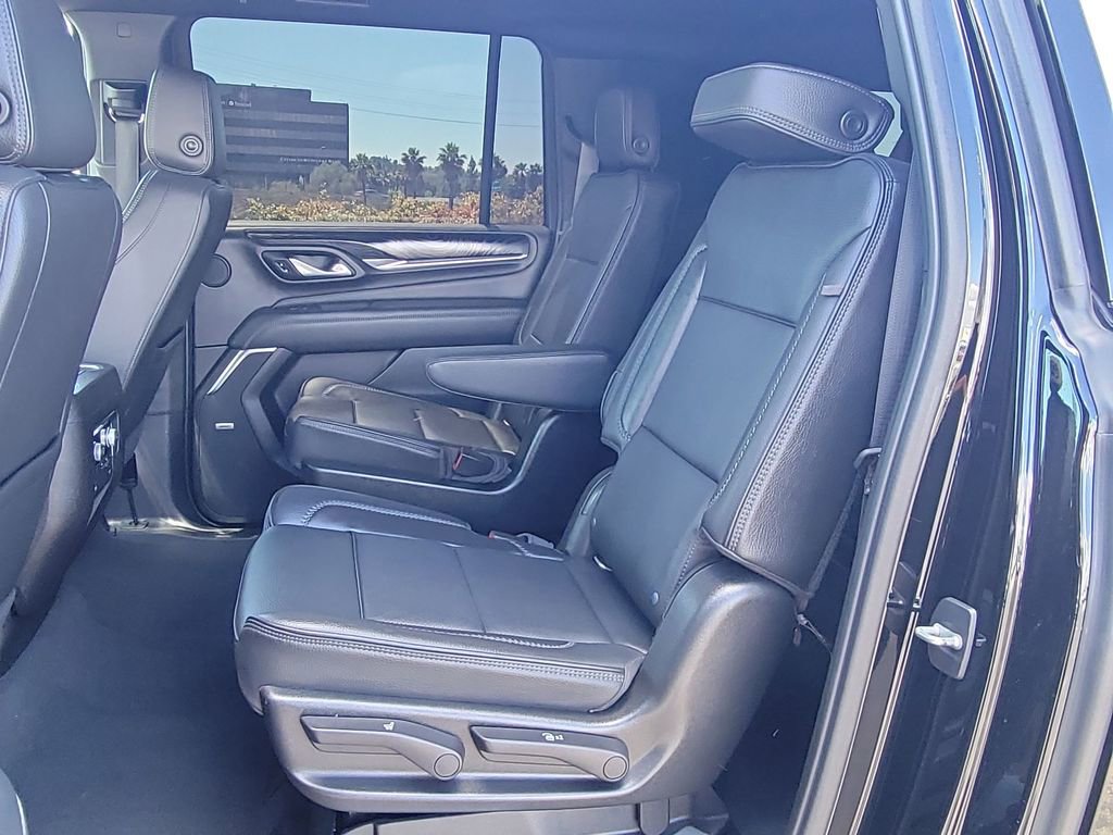 Used 2021 GMC Yukon XL Denali w/ Denali Premium Package image 26