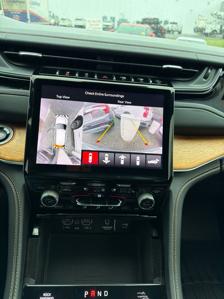 Used 2022 Jeep Grand Cherokee Summit AWD/4WD image 18