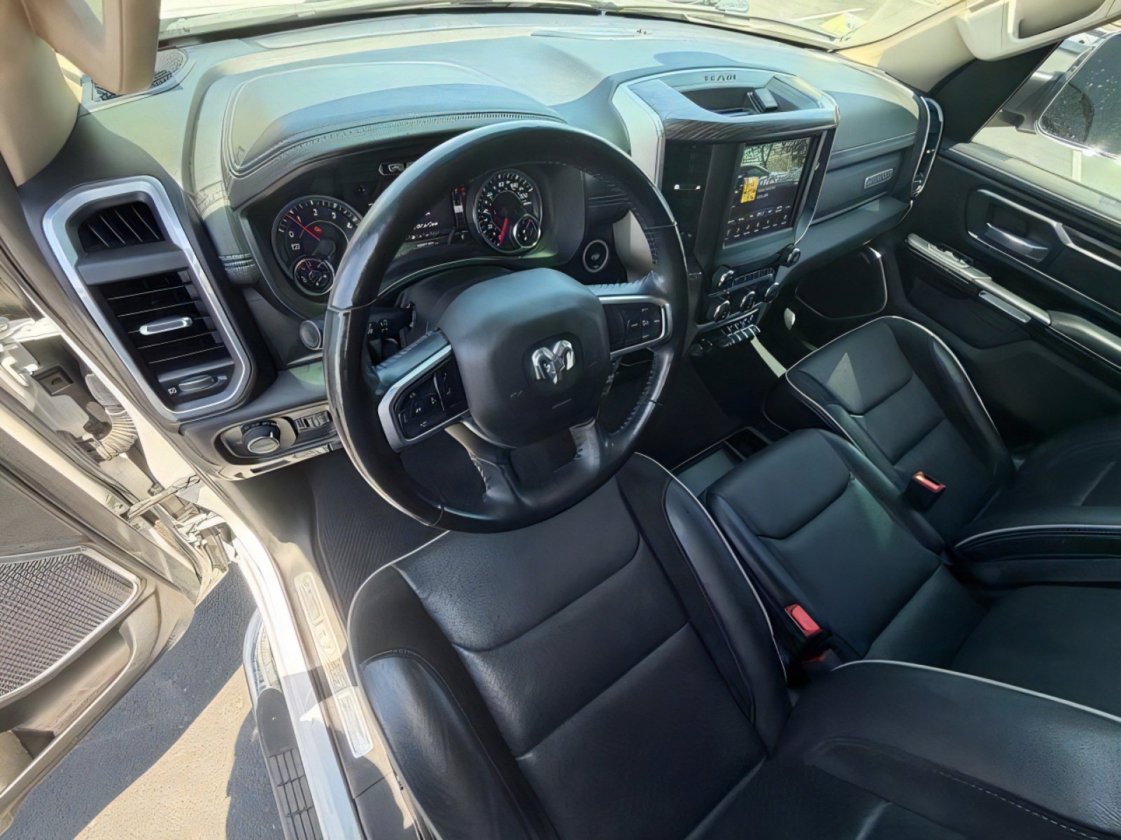 Used 2020 RAM 1500 Laramie AWD/4WD image 14
