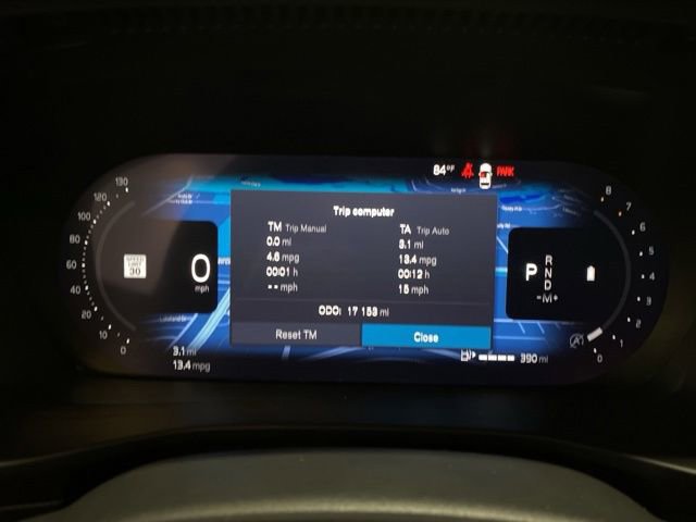 Used 2025 Volvo XC40 B5 Plus AWD/4WD image 12