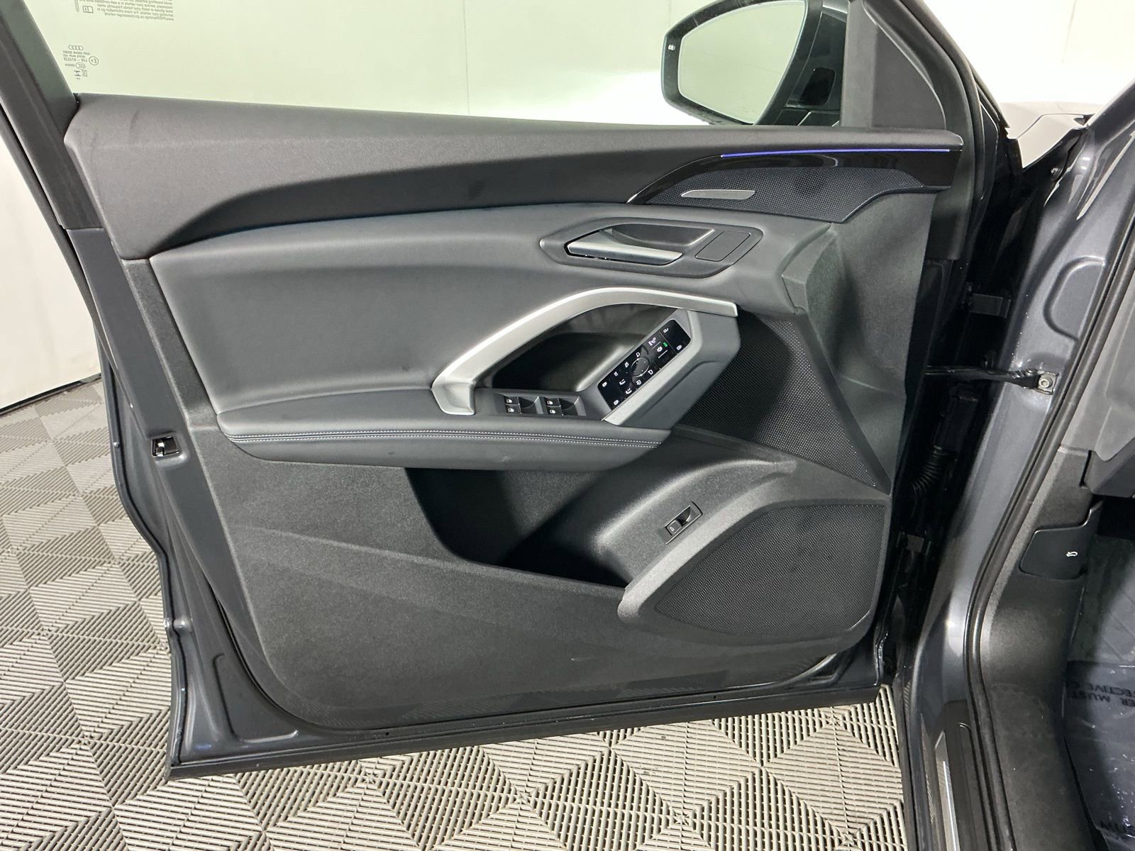 Used 2025 Audi Q5 Premium Plus w/ Premium Plus image 19