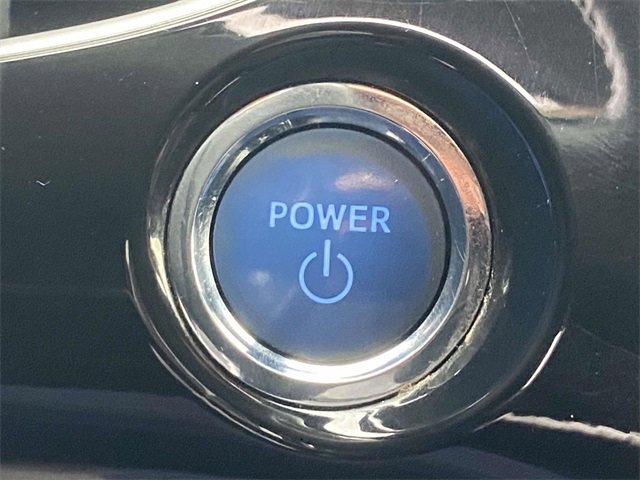 Used 2017 Toyota Prius Three image 28