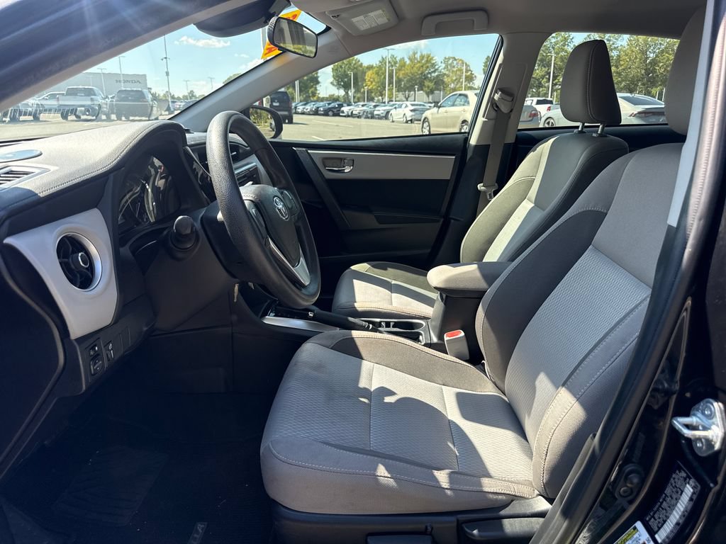 Used 2017 Toyota Corolla L FWD image 12