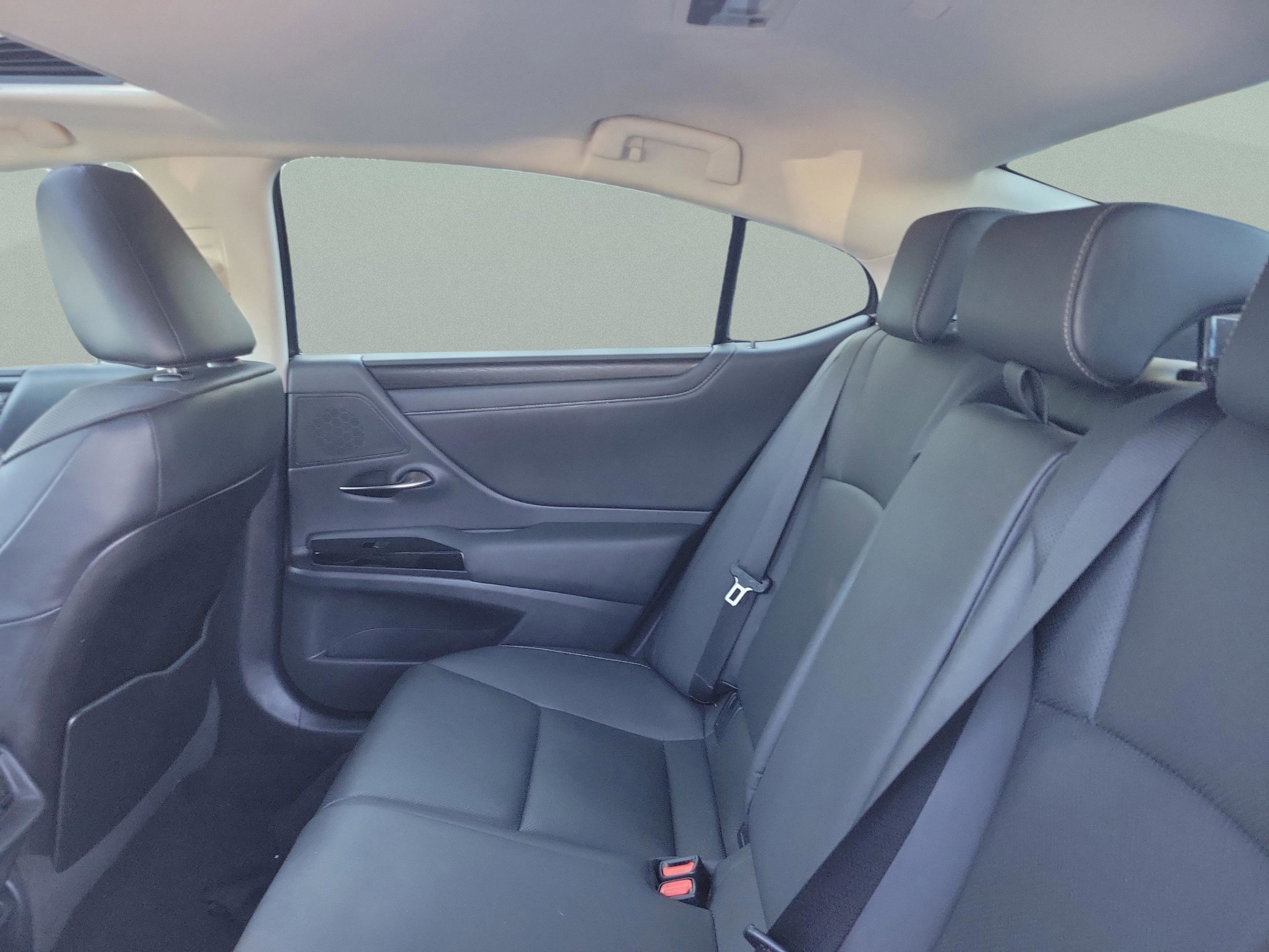 Used 2022 Lexus ES 350 w/ Premium Package image 5