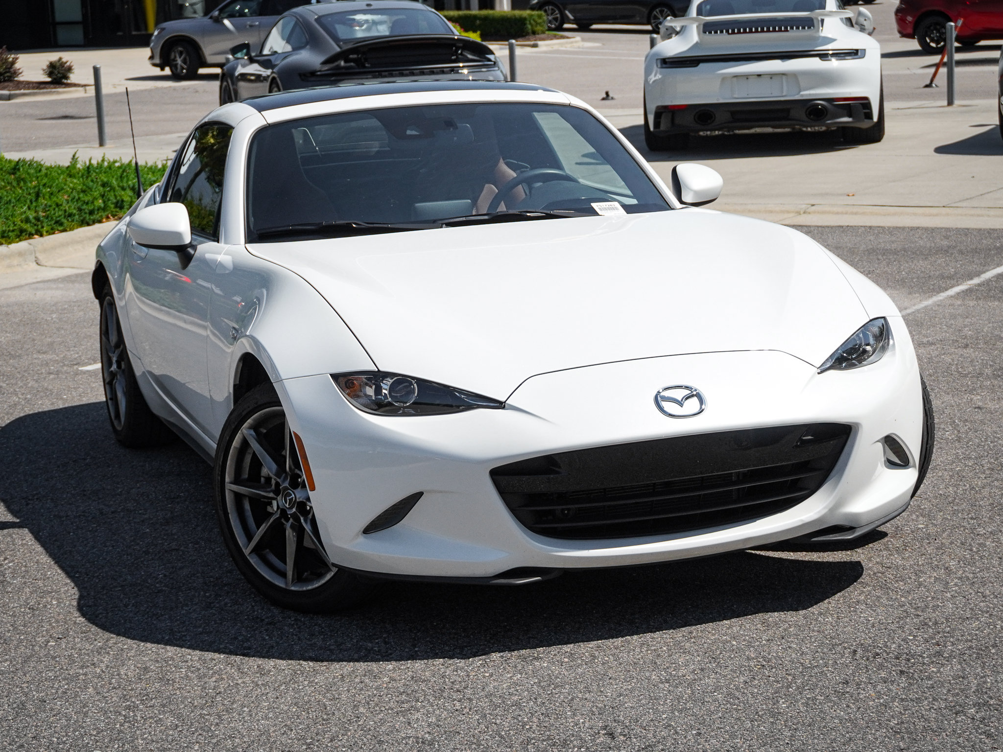 Used 2022 MAZDA MX-5 Miata RF Grand Touring RWD image 3