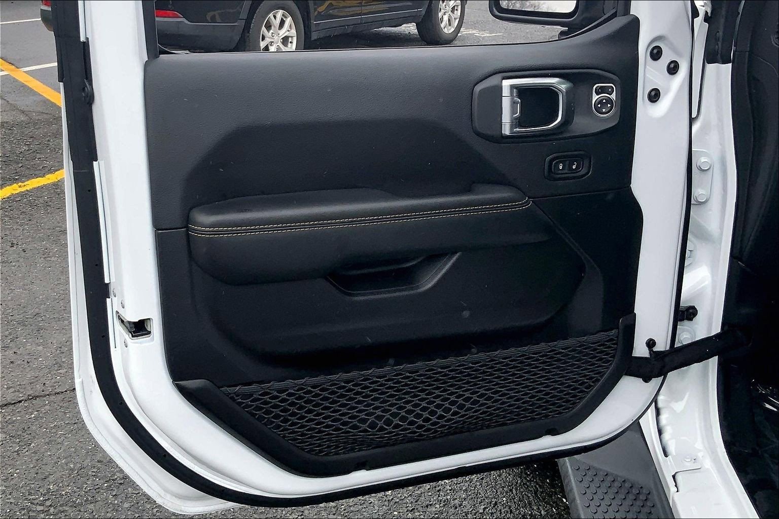 Certified 2025 Jeep Wrangler Sahara image 20