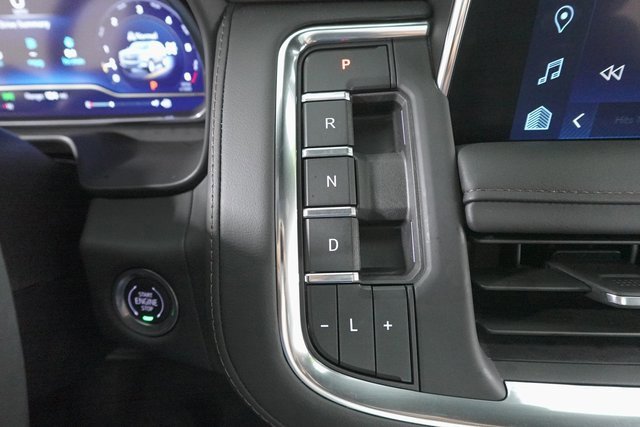 Used 2024 Chevrolet Suburban High Country w/ Premium Package image 21