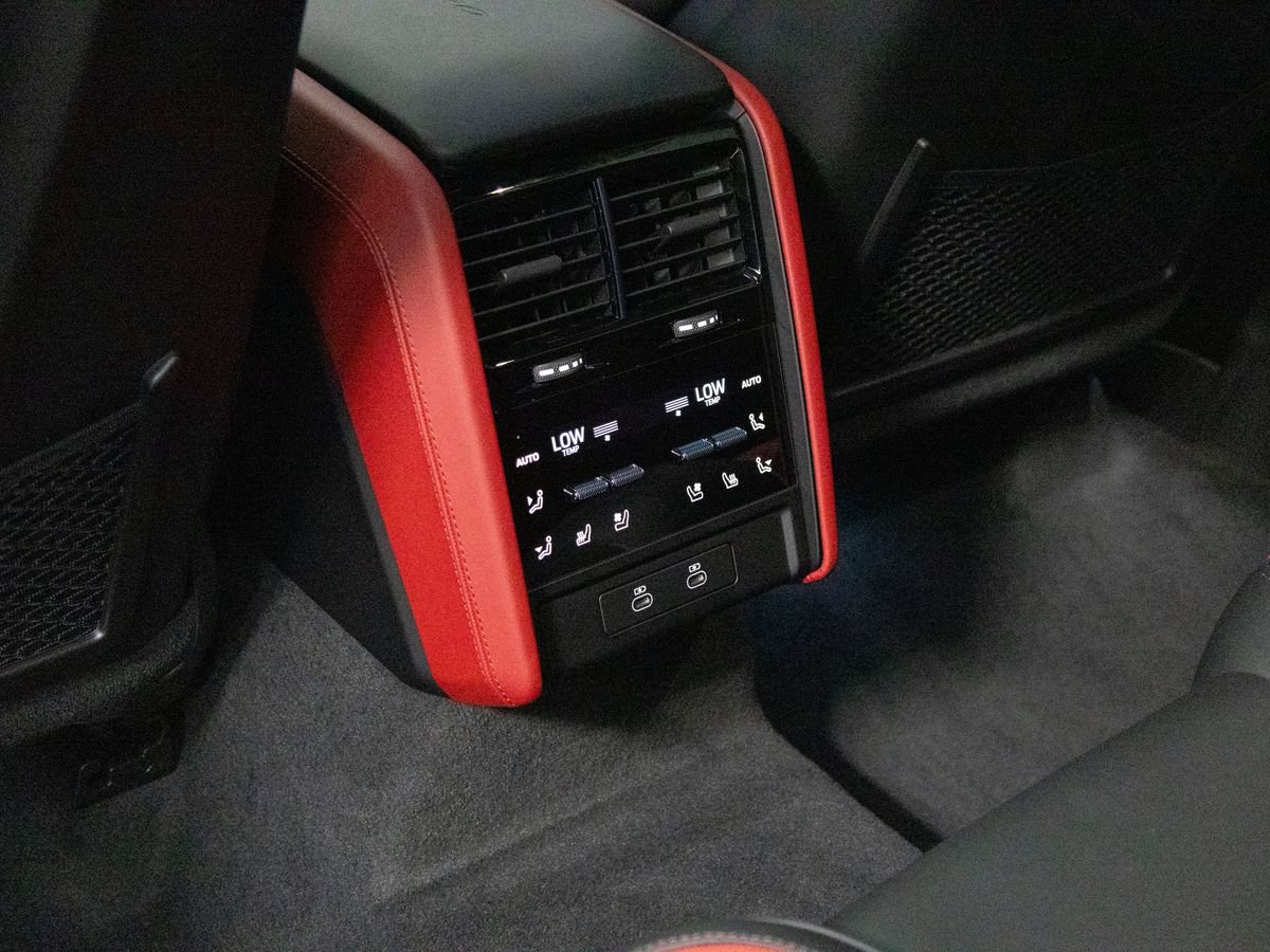 New 2026 Porsche Cayenne Turbo AWD/4WD image 37