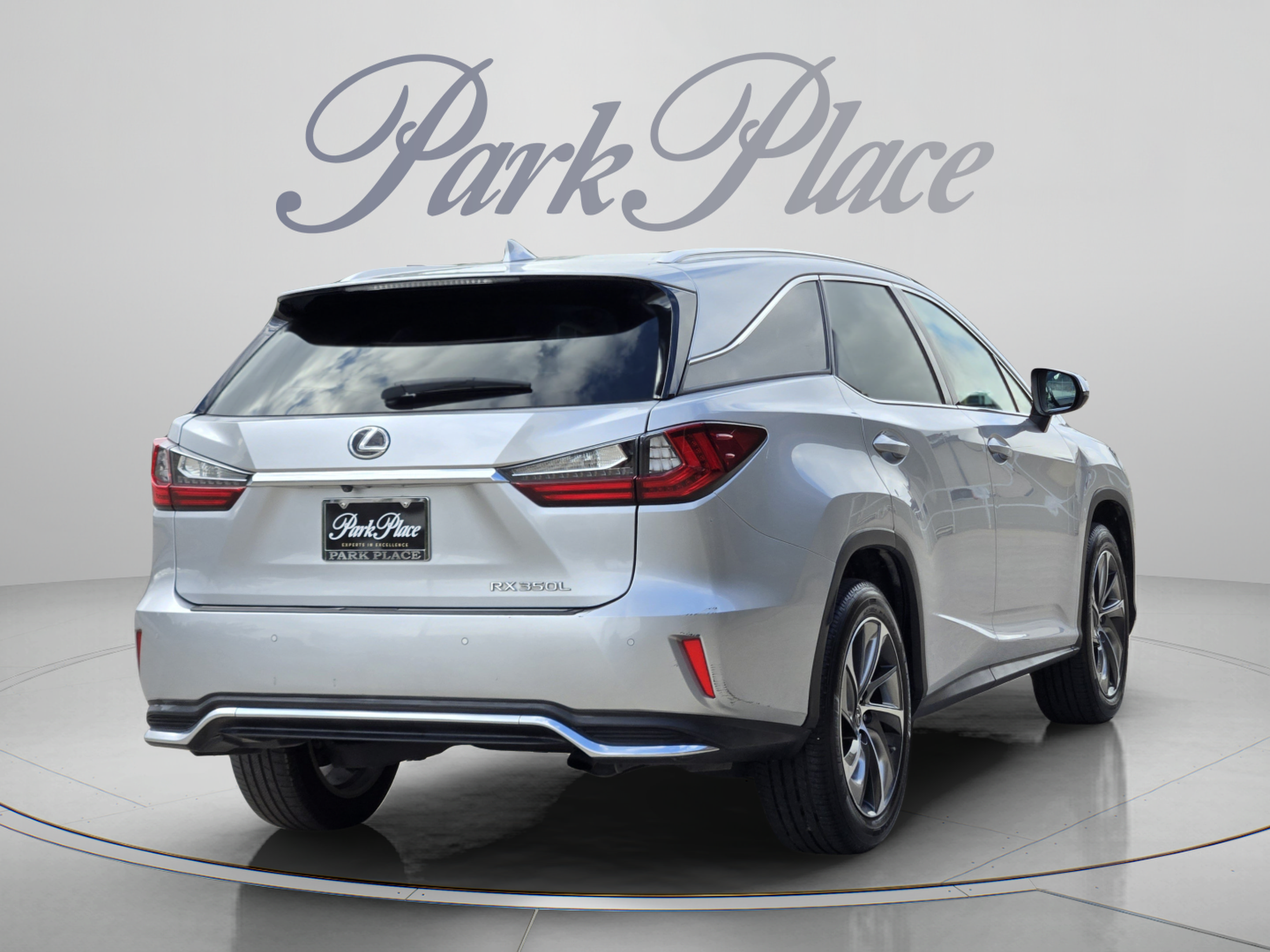 Used 2018 Lexus RX 350L Luxury w/ Accessory Package FWD image 6