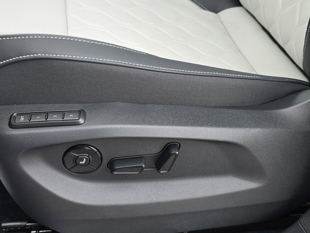 New 2026 Volkswagen Tiguan SEL R-Line AWD/4WD image 25