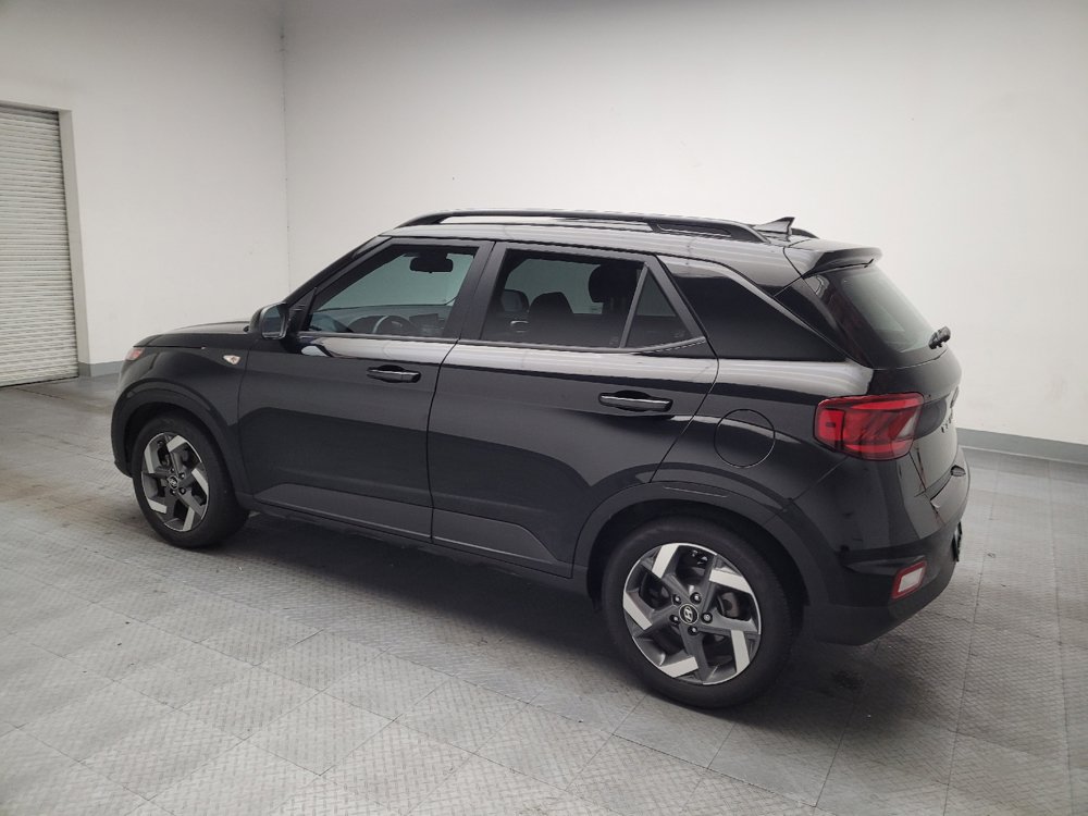 Used 2021 Hyundai Venue SEL w/ Cargo Package FWD image 3