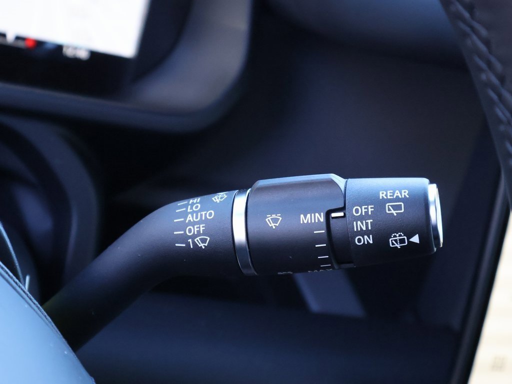 New 2026 Land Rover Defender 110 OCTA image 39