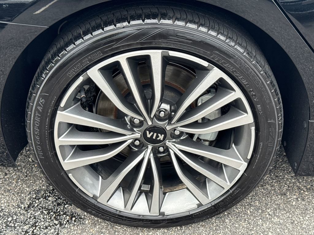 Used 2018 Kia Stinger Premium RWD image 17