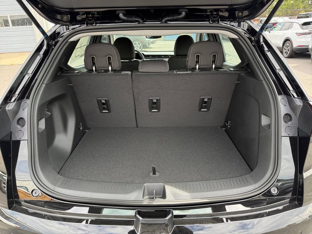 New 2027 Chevrolet Bolt LT w/ Comfort Package FWD image 25