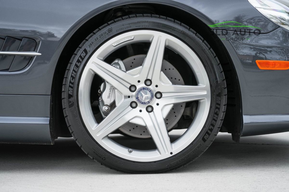 Used 2012 Mercedes-Benz SL 550 image 39