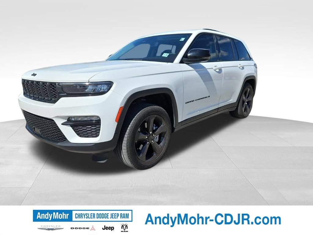 Used 2023 Jeep Grand Cherokee Limited w/ Black Appearance Package AWD/4WD image 1