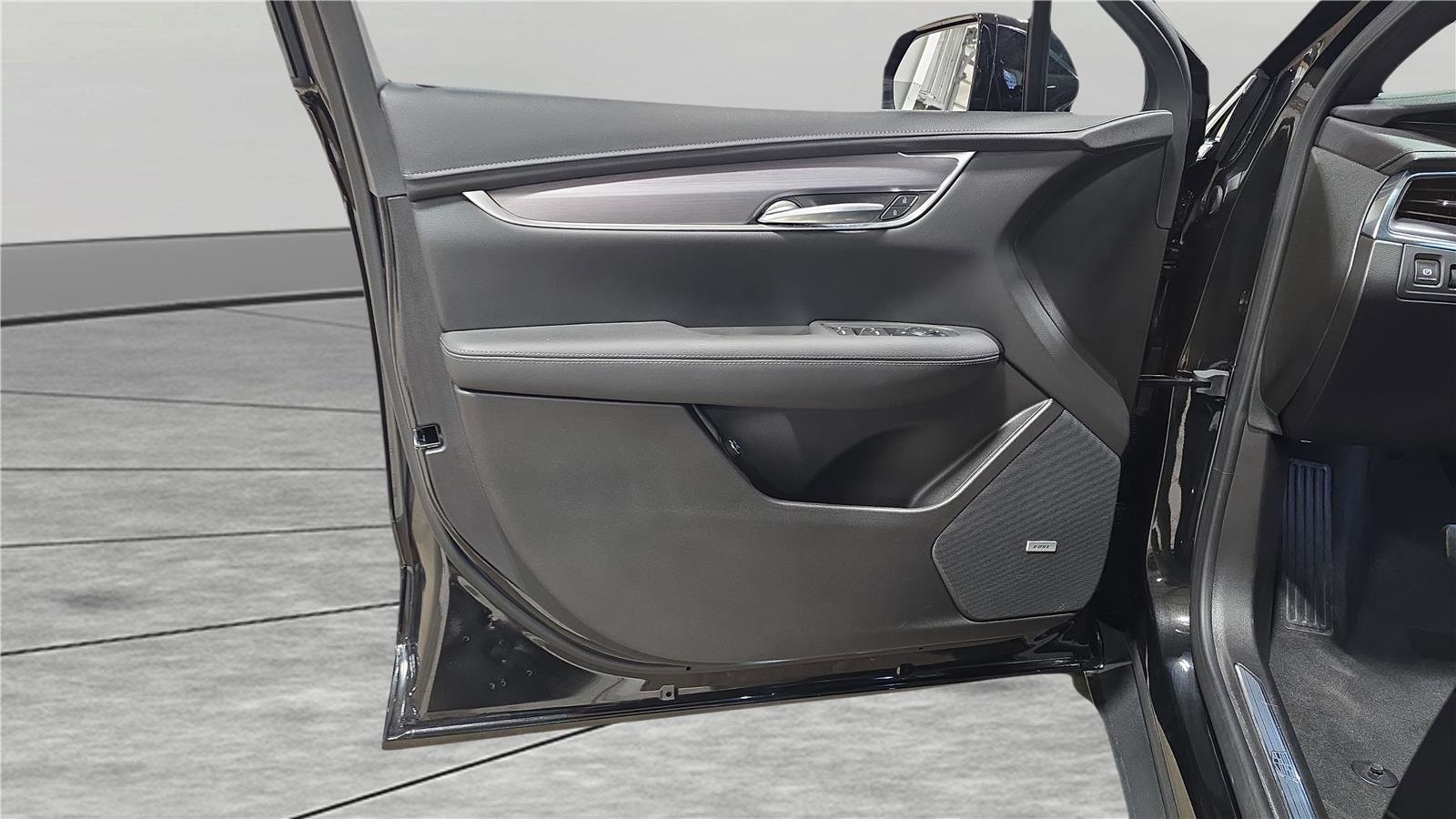 Used 2025 Cadillac XT5 Luxury w/ LPO, Floor Liner Package image 12