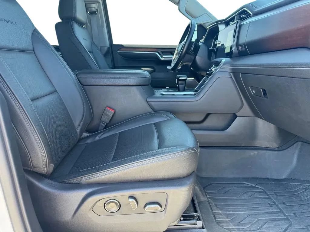 Used 2024 GMC Sierra 1500 Denali AWD/4WD image 14