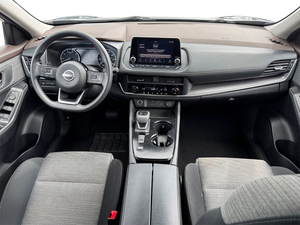 Used 2023 Nissan Rogue SV image 10