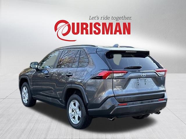 Used 2019 Toyota RAV4 LE image 4