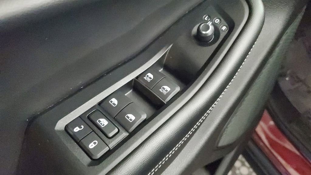 Used 2025 Jeep Grand Cherokee L Laredo image 23