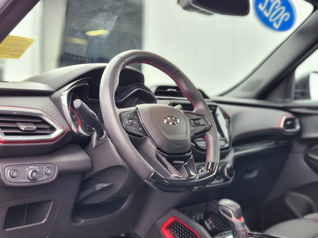 Used 2022 Chevrolet TrailBlazer RS w/ Sun and Liftgate Package image 17