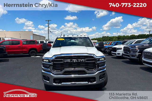 Used 2026 RAM 2500 Tradesman w/ Chrome Appearance Group AWD/4WD image 2