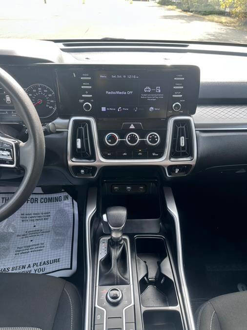 Used 2021 Kia Sorento LX image 28
