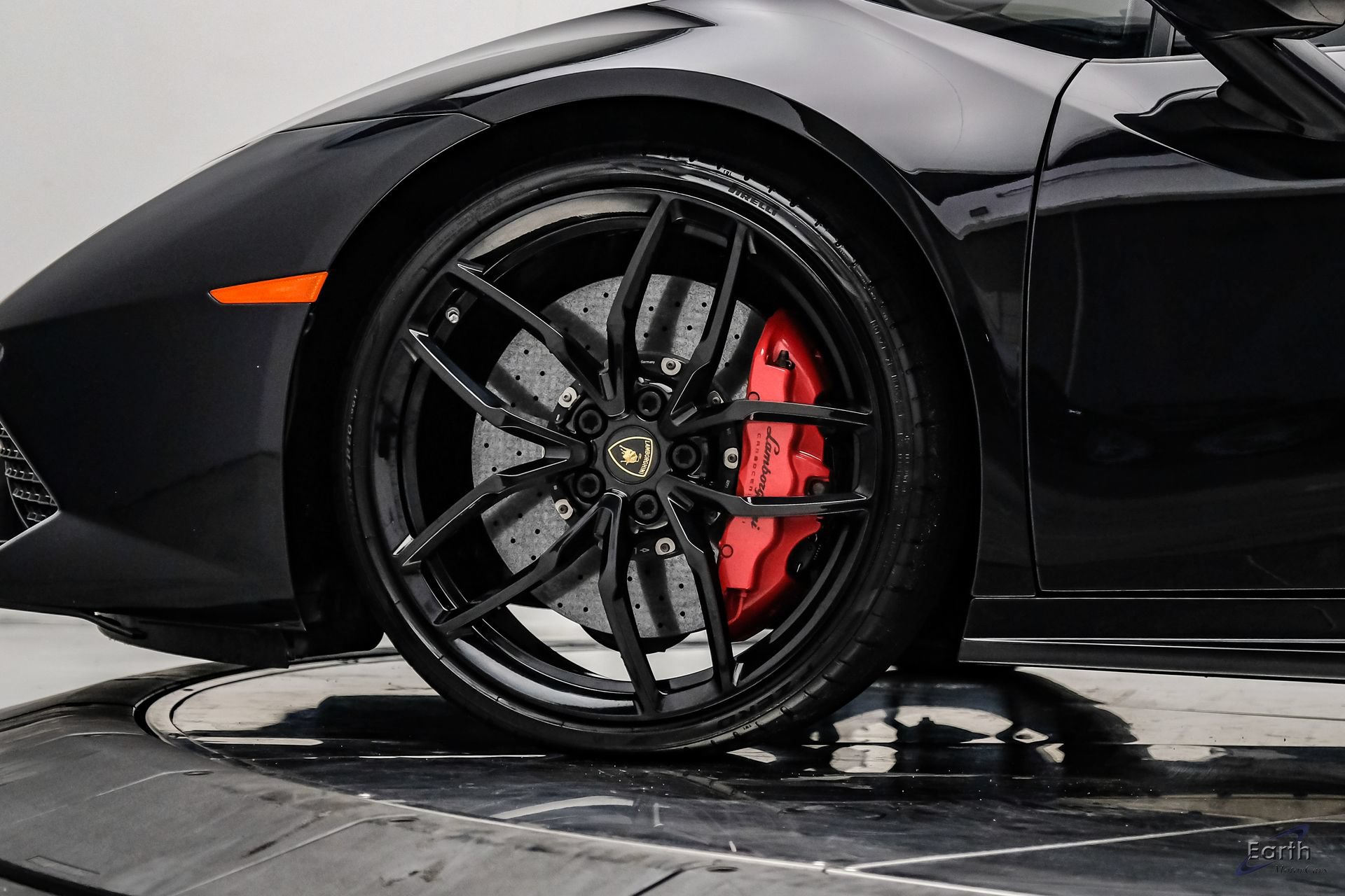 Used 2015 Lamborghini Huracan LP 610-4 AWD/4WD image 96